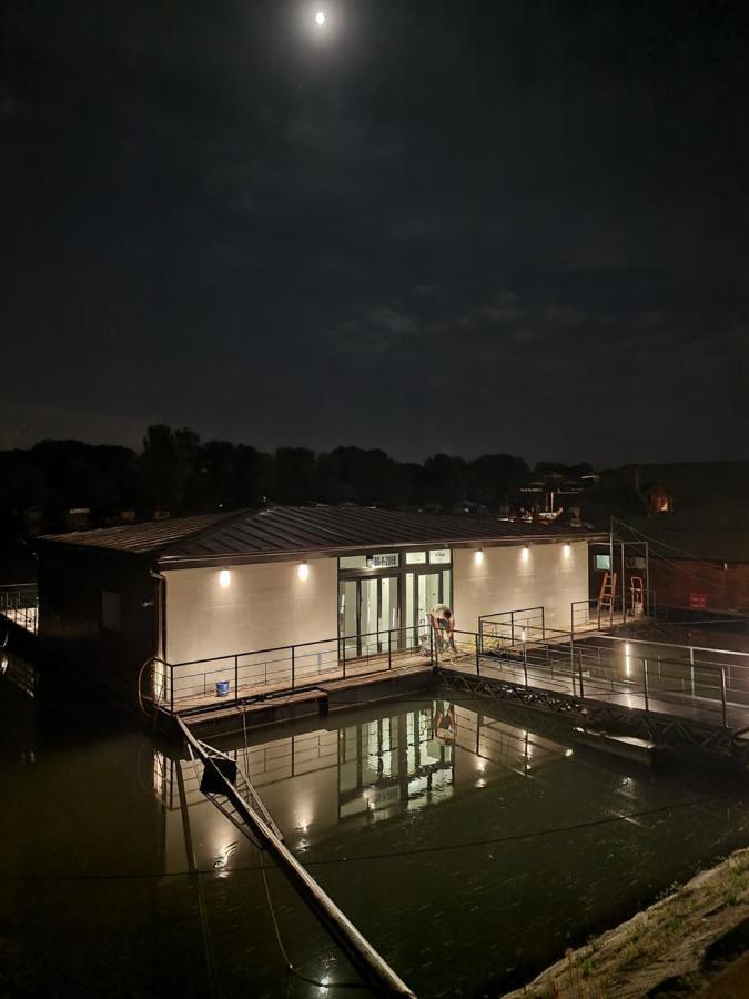 Swan Hotel Belgrád Kültér fotó